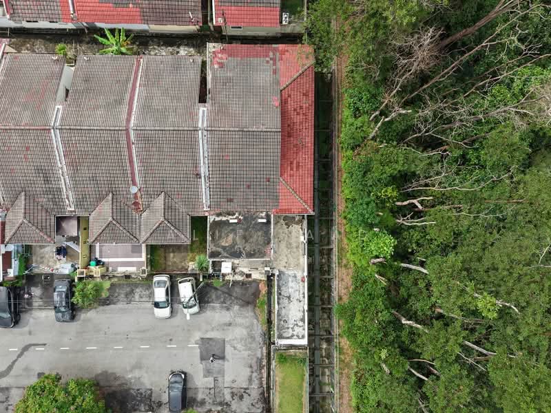 1-storey Terraced House for Sale in Lestari Putra (Seri Kembangan) - Alif Saad - Exterior - PropertyGuru.com.my