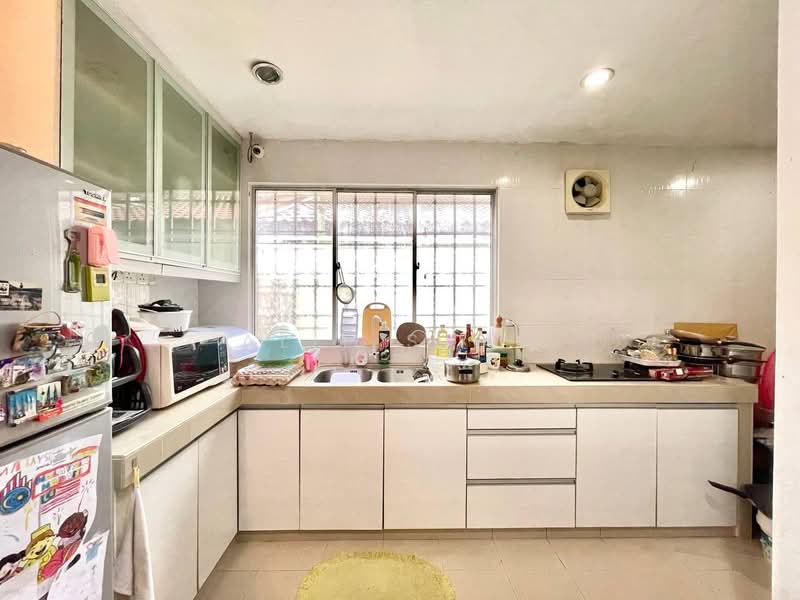 1-storey Terraced House for Sale in Lestari Putra (Seri Kembangan) - Alif Saad - Kitchen - PropertyGuru.com.my