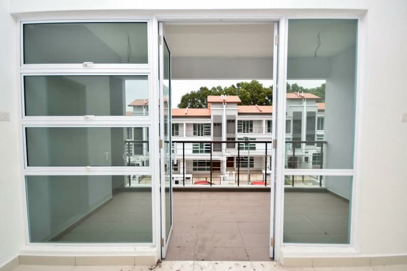 Putra Residence untuk Untuk Dijual - RM 950,000, Mac 2026 - Balcony - PropertyGuru.com.my