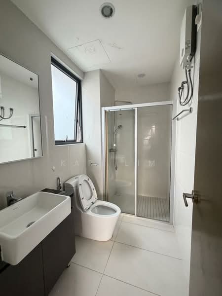 Royal Strand @ Country Garden Danga Bay untuk Untuk Disewa - RM 3,200 /bulan, Mac 2026 - Bathroom - PropertyGuru.com.my