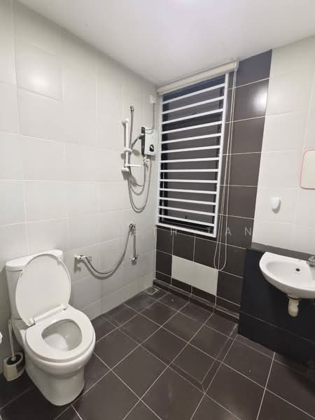 Austin Regency (Pangsapuri Austin Perdana) untuk Untuk Disewa - RM 2,100 /bulan, Mac 2026 - Bathroom - PropertyGuru.com.my