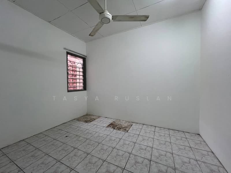 1-storey Terraced House for Sale in Bandar Tasik Kesuma (Beranang) - Tasya Ruslan - Interior - PropertyGuru.com.my