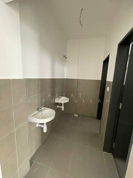 Shop / Office for Rent in Setia Safiro (Cyberjaya) - Aizat Saifulrullah - Bathroom - PropertyGuru.com.my