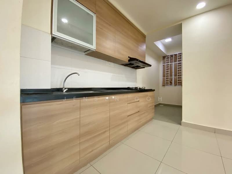 Service Residence for Sale at D'Ambience Residences (Pangsapuri Ikatan Flora) - Jensen Goh - Kitchen - PropertyGuru.com.my