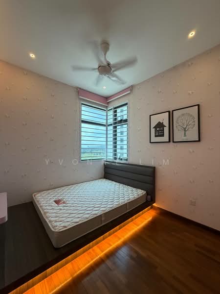 Crescent Bay Suites (Teluk Bayu) untuk Untuk Dijual - RM 498,000, Mac 2026 - Bedroom - PropertyGuru.com.my