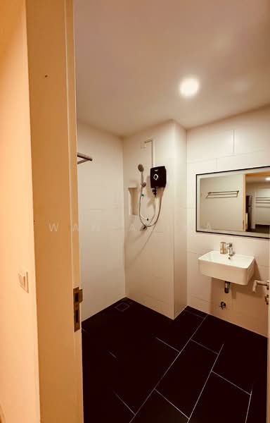 Service Residence for Sale at SqWhere Service Apartments - Wan Azima - Bathroom - PropertyGuru.com.my