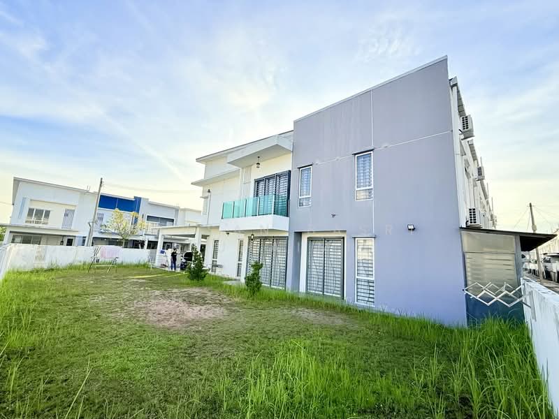 2-storey Terraced House for Sale in Bandar Sri Sendayan (Negeri Sembilan) - Hassan Basri Suhaimi - Exterior - PropertyGuru.com.my