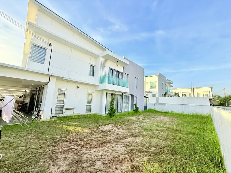 2-storey Terraced House for Sale in Bandar Sri Sendayan (Negeri Sembilan) - Hassan Basri Suhaimi - Exterior - PropertyGuru.com.my
