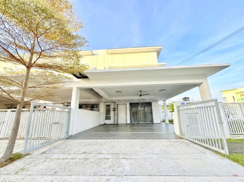 2-storey Terraced House for Sale in Bandar Sri Sendayan (Negeri Sembilan) - Hassan Basri Suhaimi - Exterior - PropertyGuru.com.my