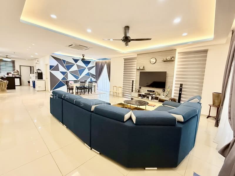 2-storey Terraced House for Sale in Bandar Sri Sendayan (Negeri Sembilan) - Hassan Basri Suhaimi - Living Room - PropertyGuru.com.my