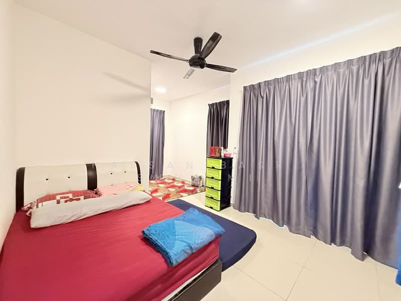 2-storey Terraced House for Sale in Bandar Sri Sendayan (Negeri Sembilan) - Hassan Basri Suhaimi - Bedroom - PropertyGuru.com.my
