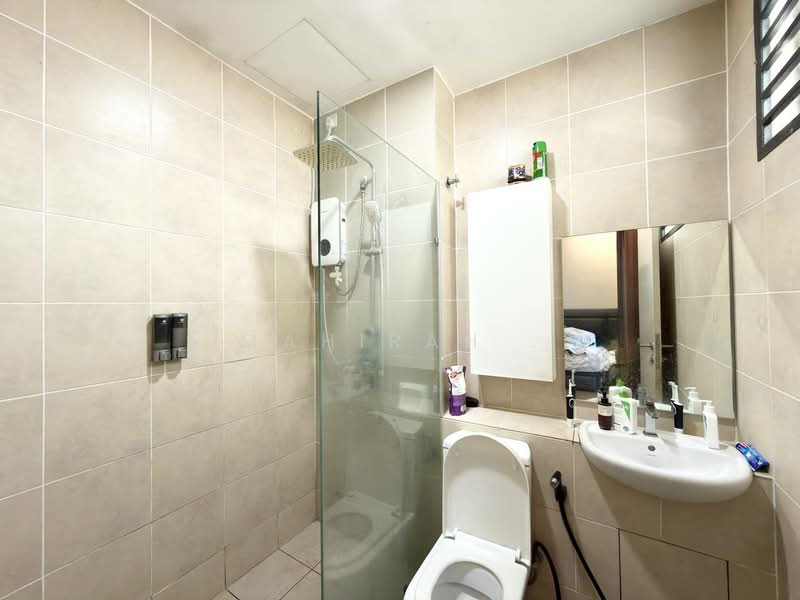 Laman Mawar Kota Seriemas untuk Untuk Dijual - RM 497,000, Mac 2026 - Bathroom - PropertyGuru.com.my