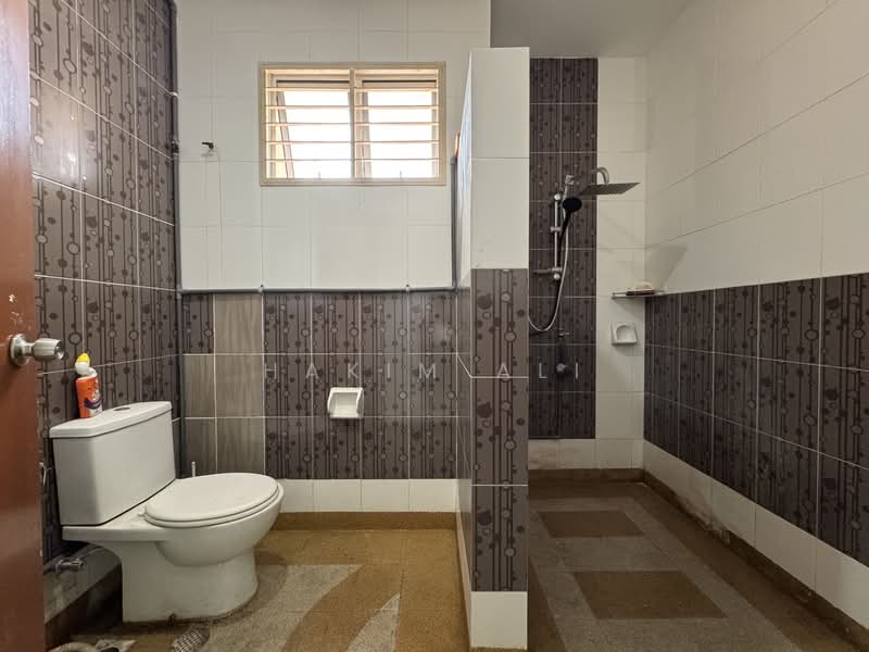 Bandar Seri Putra untuk Untuk Dijual - RM 637,000, Mac 2026 - Bathroom - PropertyGuru.com.my