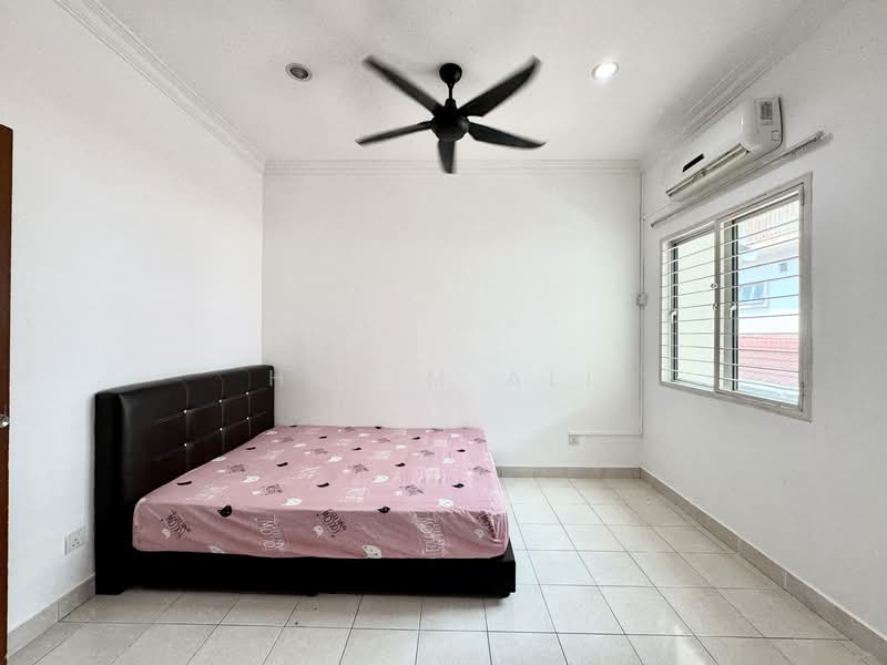 Bandar Seri Putra untuk Untuk Dijual - RM 637,000, Mac 2026 - Bedroom - PropertyGuru.com.my