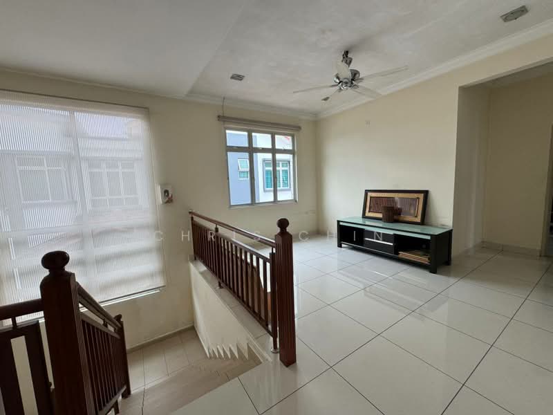 Link Bungalow for Sale in Taman Gaya (Ulu Tiram) - Chris Chin - Living Room - PropertyGuru.com.my