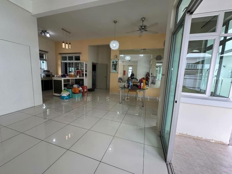 Link Bungalow for Sale in Taman Gaya (Ulu Tiram) - Chris Chin - Living Room - PropertyGuru.com.my
