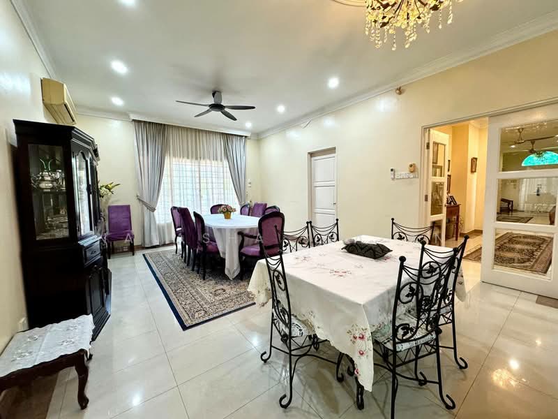 Bungalow for Sale in Bukit Jelutong (Shah Alam) - Natasha Shadan - Dining Room - PropertyGuru.com.my
