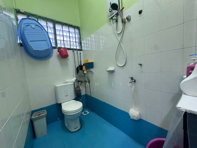 2-storey Terraced House for Sale in Taman Johor Jaya (Johor Bahru) - Ethan Lim - Bathroom - PropertyGuru.com.my
