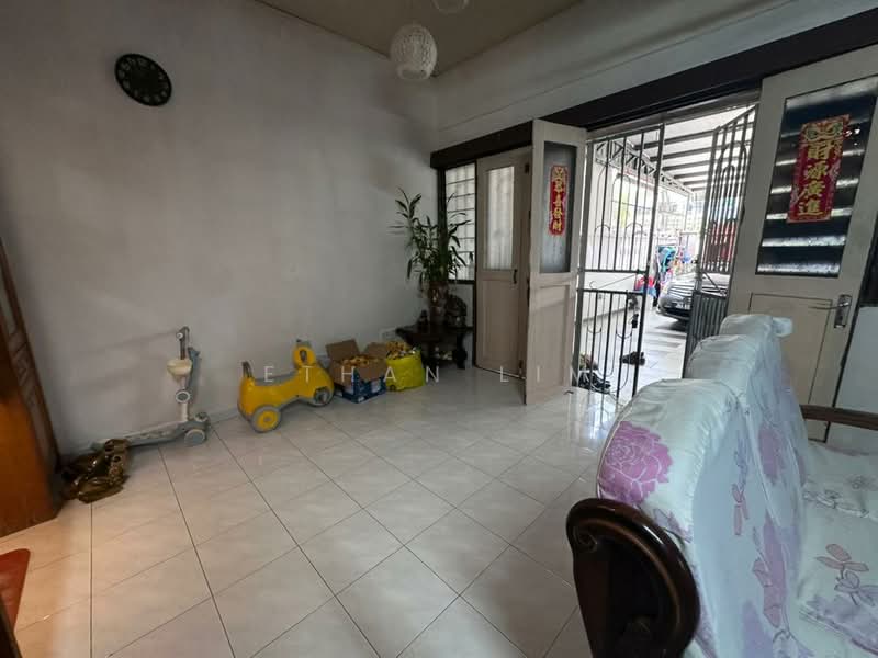 2-storey Terraced House for Sale in Taman Johor Jaya (Johor Bahru) - Ethan Lim - Living Room - PropertyGuru.com.my
