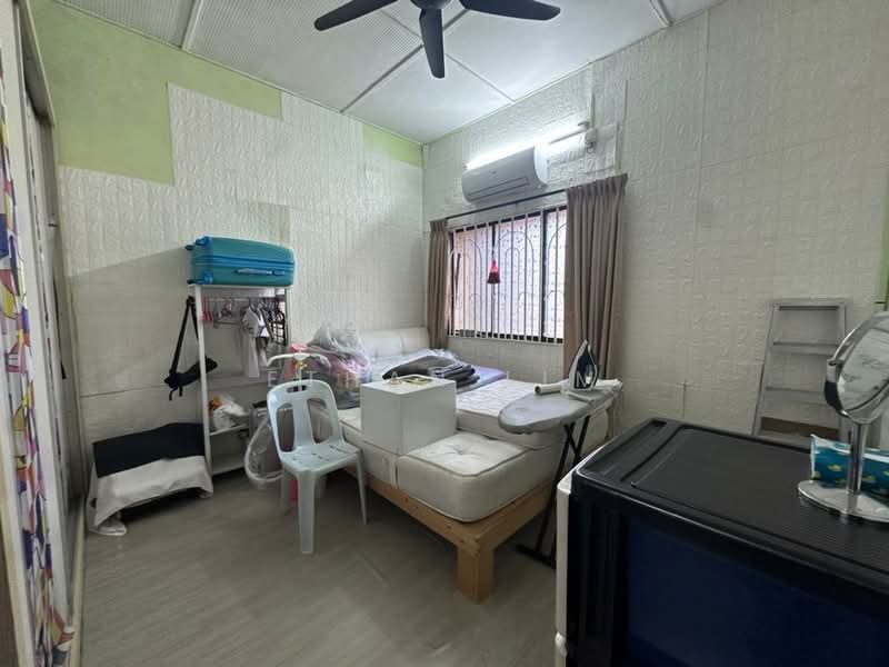 2-storey Terraced House for Sale in Taman Johor Jaya (Johor Bahru) - Ethan Lim - Bedroom - PropertyGuru.com.my