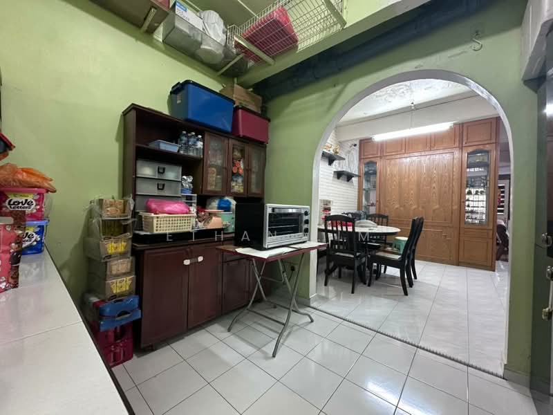 2-storey Terraced House for Sale in Taman Johor Jaya (Johor Bahru) - Ethan Lim - Dining Room - PropertyGuru.com.my
