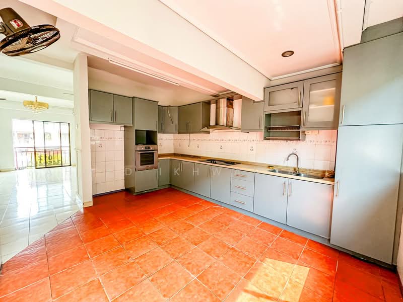 Villa Laman Tasik untuk Untuk Dijual - RM 570,000, Mac 2026 - Kitchen - PropertyGuru.com.my