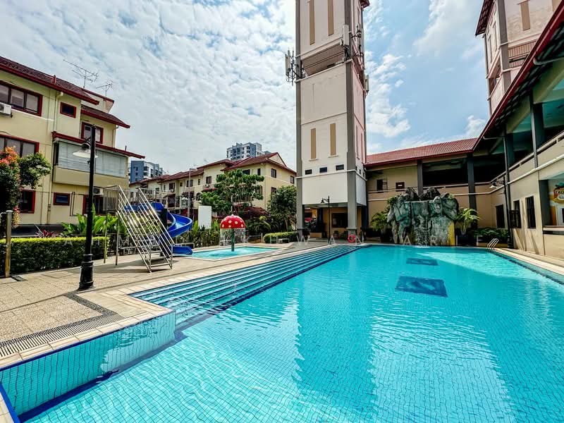 Villa Laman Tasik untuk Untuk Dijual - RM 570,000, Mac 2026 - Pool - PropertyGuru.com.my