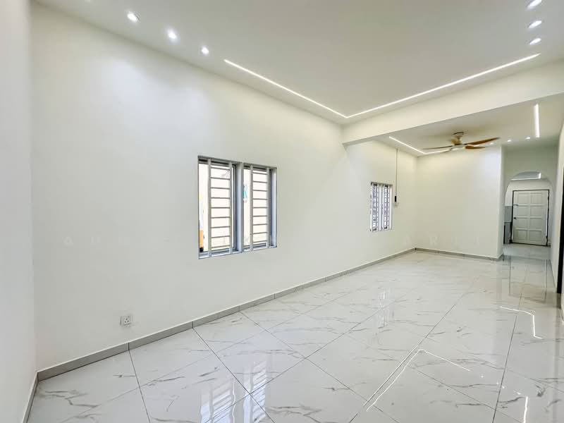 Taman Petaling Indah untuk Untuk Dijual - RM 488,000, Mac 2026 - Living Room - PropertyGuru.com.my