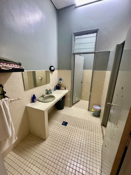 Taman Wangsa Ukay untuk Untuk Dijual - RM 995,000, Mac 2026 - Bathroom - PropertyGuru.com.my