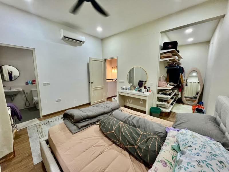 2-storey Terraced House for Sale in Bukit Raja (Selangor) - Muhd Khairulnawawi Kamaruddin - Bedroom - PropertyGuru.com.my