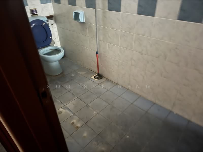 Office for Sale in Petaling Jaya (Selangor) - Soo See Beng - Bathroom - PropertyGuru.com.my