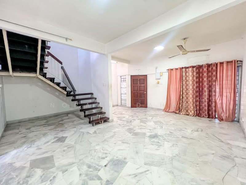 2-storey Terraced House for Sale in Alam Damai (Cheras) - Noraini Dahan - Living Room - PropertyGuru.com.my