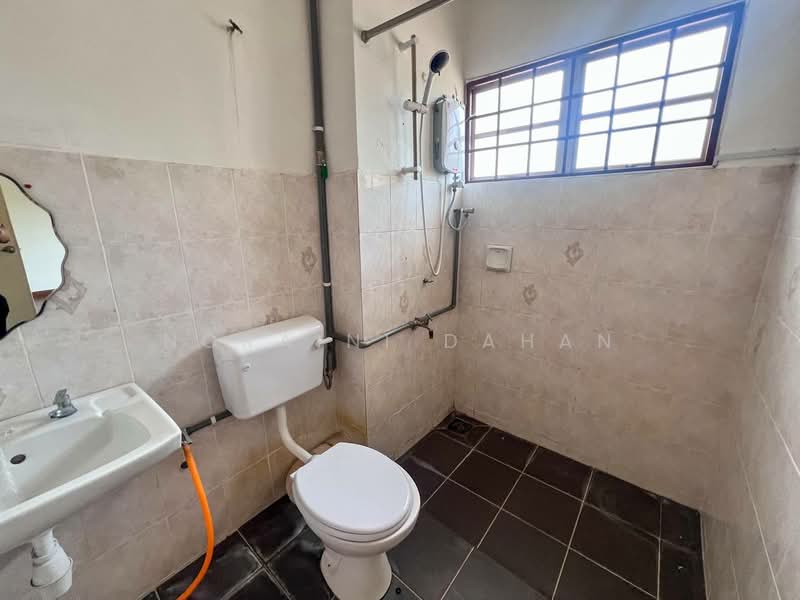 2-storey Terraced House for Sale in Alam Damai (Cheras) - Noraini Dahan - Bathroom - PropertyGuru.com.my