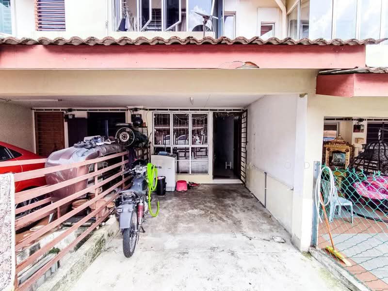Townhouse for Sale in Batu Caves (Selangor) - Arbain Mahmood - Exterior - PropertyGuru.com.my