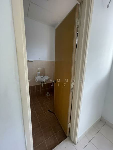 2-storey Terraced House for Rent in Taman Vista Emas (Bangi) - Muhammad Faiz - Bathroom - PropertyGuru.com.my