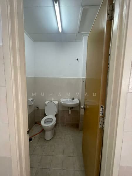 2-storey Terraced House for Rent in Taman Vista Emas (Bangi) - Muhammad Faiz - Bathroom - PropertyGuru.com.my