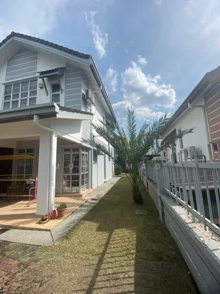 Semi-Detached House for Sale in Bandar Seri Putra (Bangi) - Ismi Muhammad - Exterior - PropertyGuru.com.my
