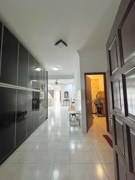 Semi-Detached House for Sale in Bandar Seri Putra (Bangi) - Ismi Muhammad - Entrance - PropertyGuru.com.my
