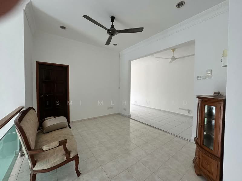 Semi-Detached House for Sale in Bandar Seri Putra (Bangi) - Ismi Muhammad - Living Room - PropertyGuru.com.my