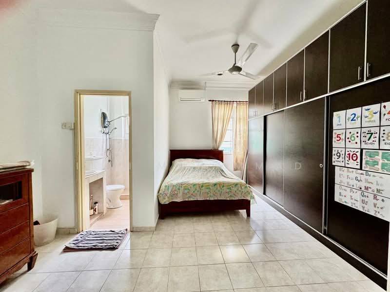 Semi-Detached House for Sale in Bandar Seri Putra (Bangi) - Ismi Muhammad - Bedroom - PropertyGuru.com.my