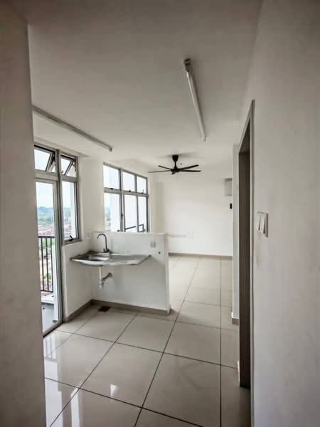 Midas @ Seri Alam untuk Untuk Disewa - RM 1,550 /bulan, Mac 2026 - Kitchen - PropertyGuru.com.my