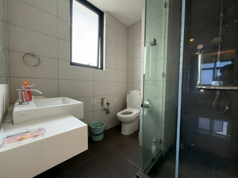 Kondominium untuk Dijual di The Light Linear - Scott Saw - Bathroom - PropertyGuru.com.my