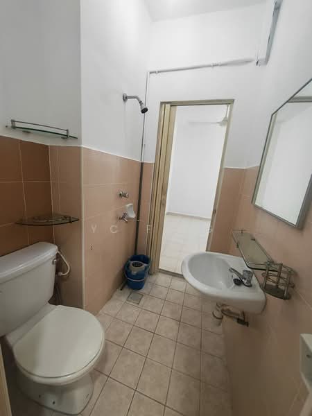 Taman Mutiara Rini untuk Untuk Disewa - RM 2,000 /bulan, Mac 2026 - Bathroom - PropertyGuru.com.my