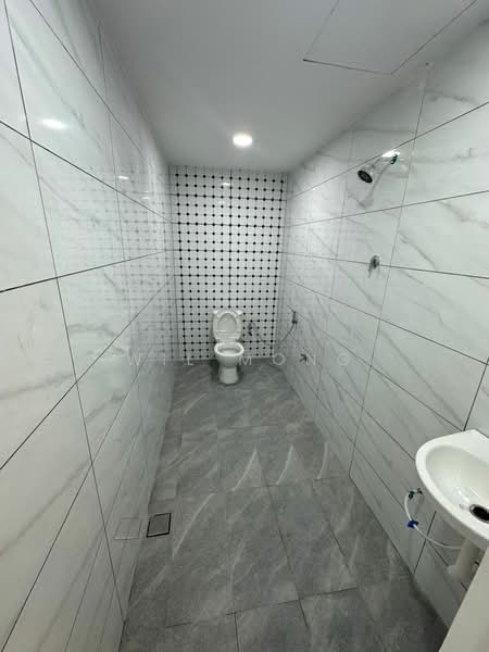 Johor Bahru , Taman Johor Jaya untuk Untuk Dijual - RM 558,000, Mac 2026 - Bathroom - PropertyGuru.com.my