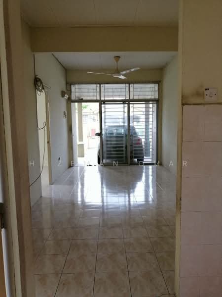 [End Lot - 30x70] 1-Storey Bandar Saujana Putra SP1, Bandar Saujana Putra untuk Untuk Dijual - RM 470,000, Apr 2026 - Living Room - PropertyGuru.com.my