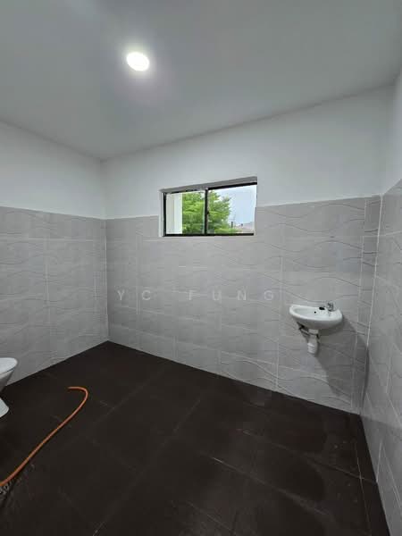 Taman Sri Putri untuk Untuk Dijual - RM 608,000, Mac 2026 - Bathroom - PropertyGuru.com.my