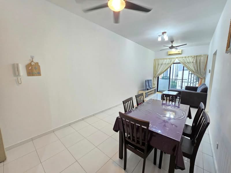 Jentayu Residensi @ Tampoi untuk Untuk Disewa - RM 2,000 /bulan, Mac 2026 - Living Room - PropertyGuru.com.my