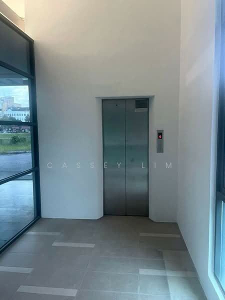 Office for Sale in Kota Kemuning (Shah Alam) - Cassey Lim - Entrance - PropertyGuru.com.my