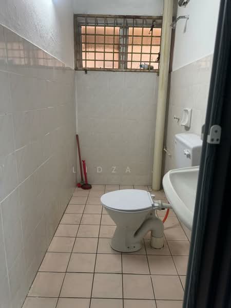 Jasmin Apartment untuk Untuk Disewa - RM 1,050 /bulan, Mac 2026 - Bathroom - PropertyGuru.com.my