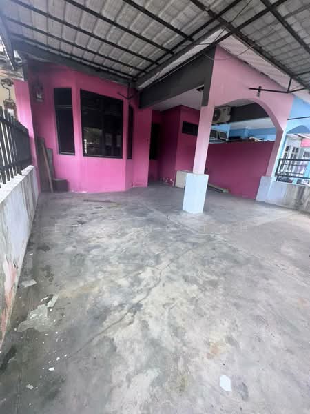1-storey Terraced House for Sale in Taman Senai Utama (Kulai) - Ee Fong Toh - Exterior - PropertyGuru.com.my